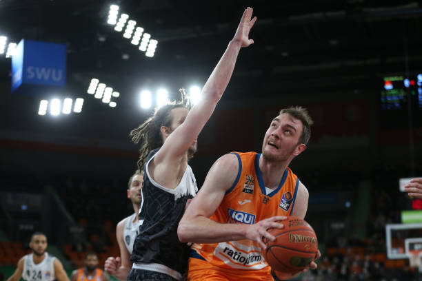 表现总是引 表现总是引